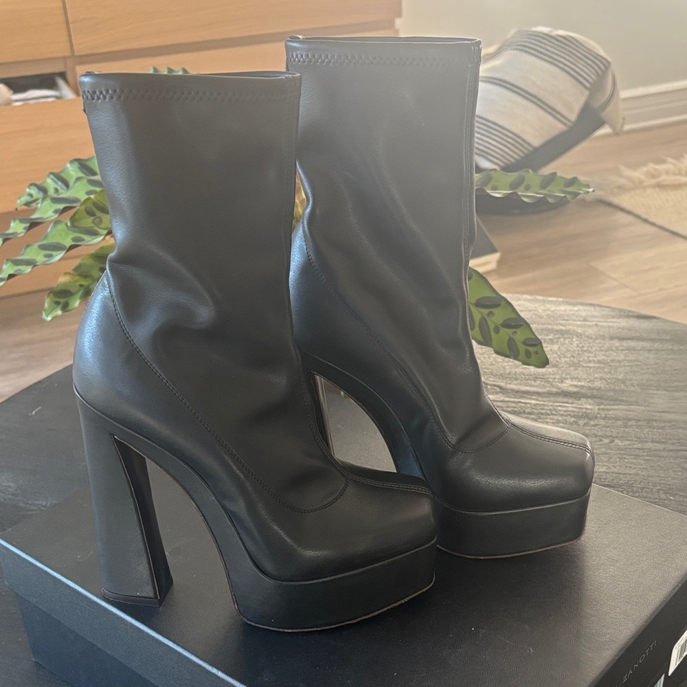 Giuseppe Zanotti black leather platform ankle boots 145mm.